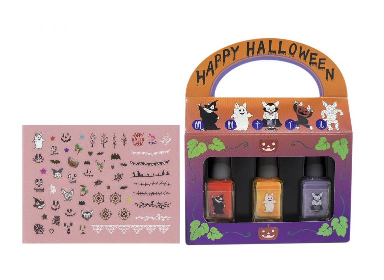 ゴーストや蜘蛛のハロウィン・ネイルシールが、ついたネイルがキュート