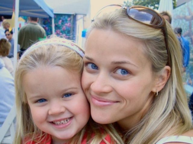 リース・ウィザースプーン、美人娘の18歳誕生日に送った「18」の愛に号泣