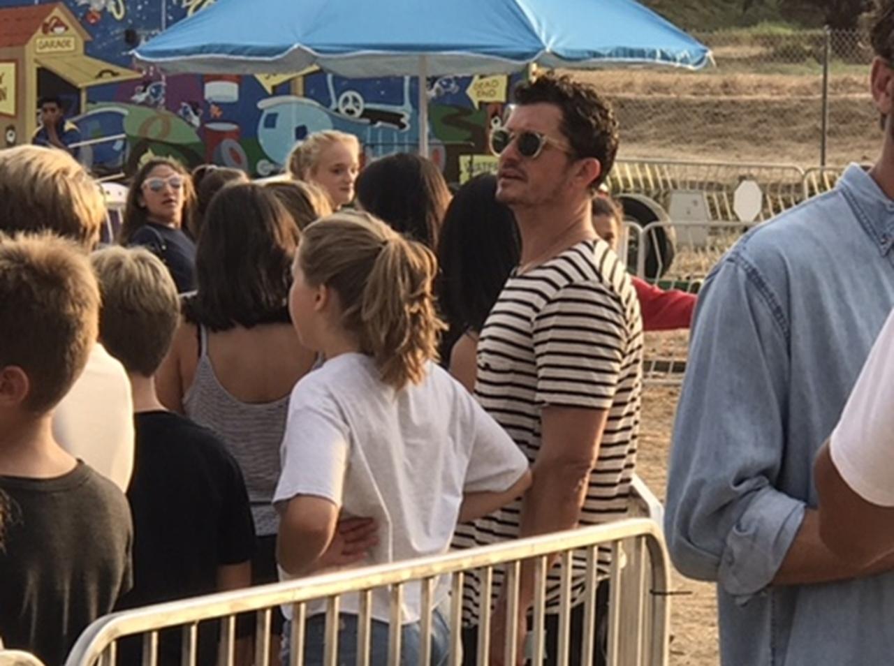 オーランド・ブルーム、長蛇の列もセレブの特権使わず列に並ぶ