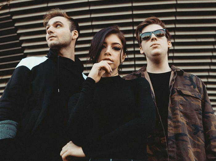 9・20に一夜限りの来日公演!アゲインスト・ザ・カレントのサインをプレゼント