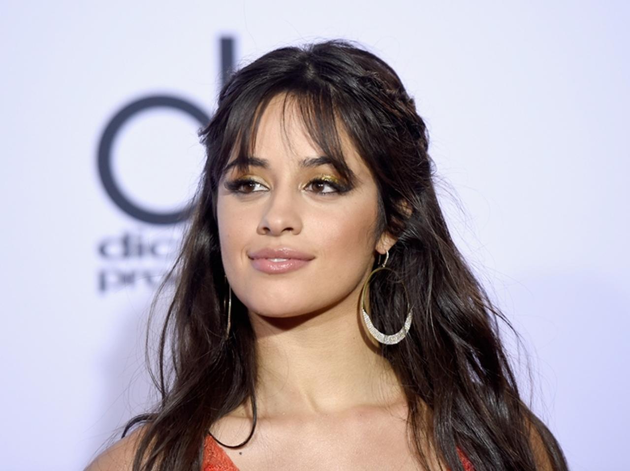 女子会に突然イケメンがやって来たら?カミラ・カベロの行動に共感の声