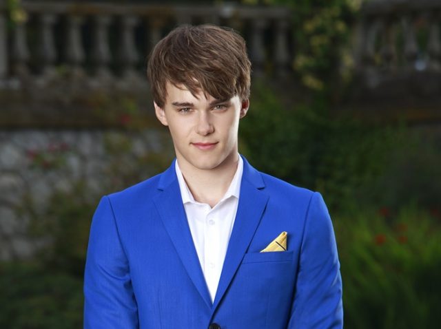 『美女と野獣』の息子！「ディズニー王子」のミッチェル・ホープを特集【インタビュー】