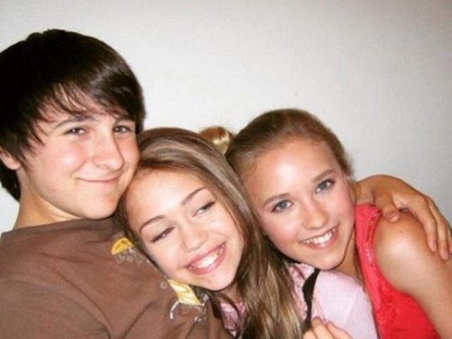 『ハンナ・モンタナ』で親友役だった2人はいまでも仲良し