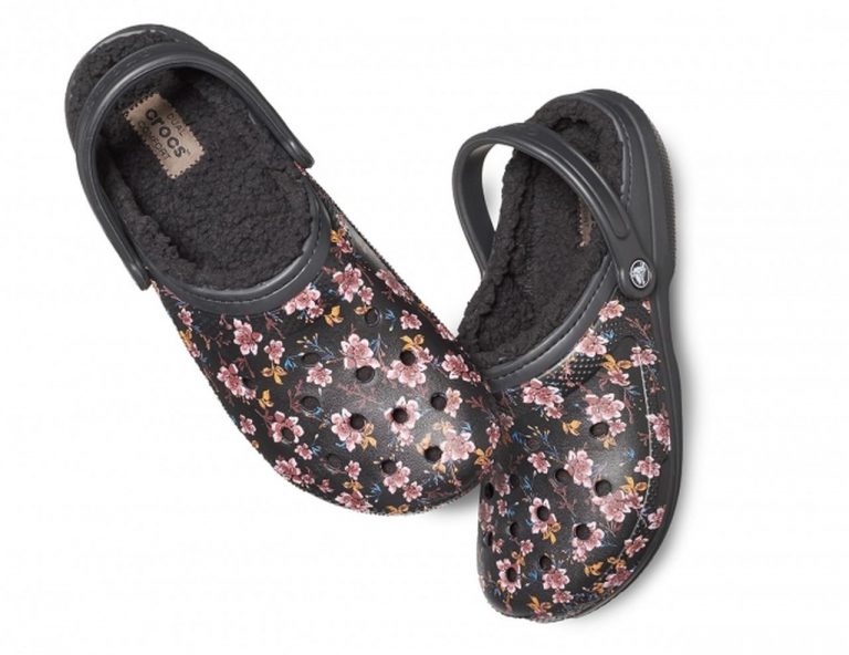 クロックス、秋冬新作は大胆なフラワーグラフィック