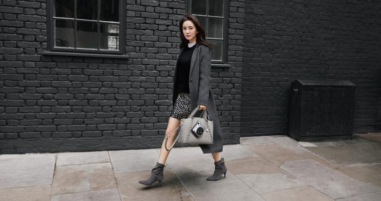 7,000万人のSNSフォロワーを持つ、美人女優ヤン・ミー。マイケル マイケル・コースの新作バッグを愛用