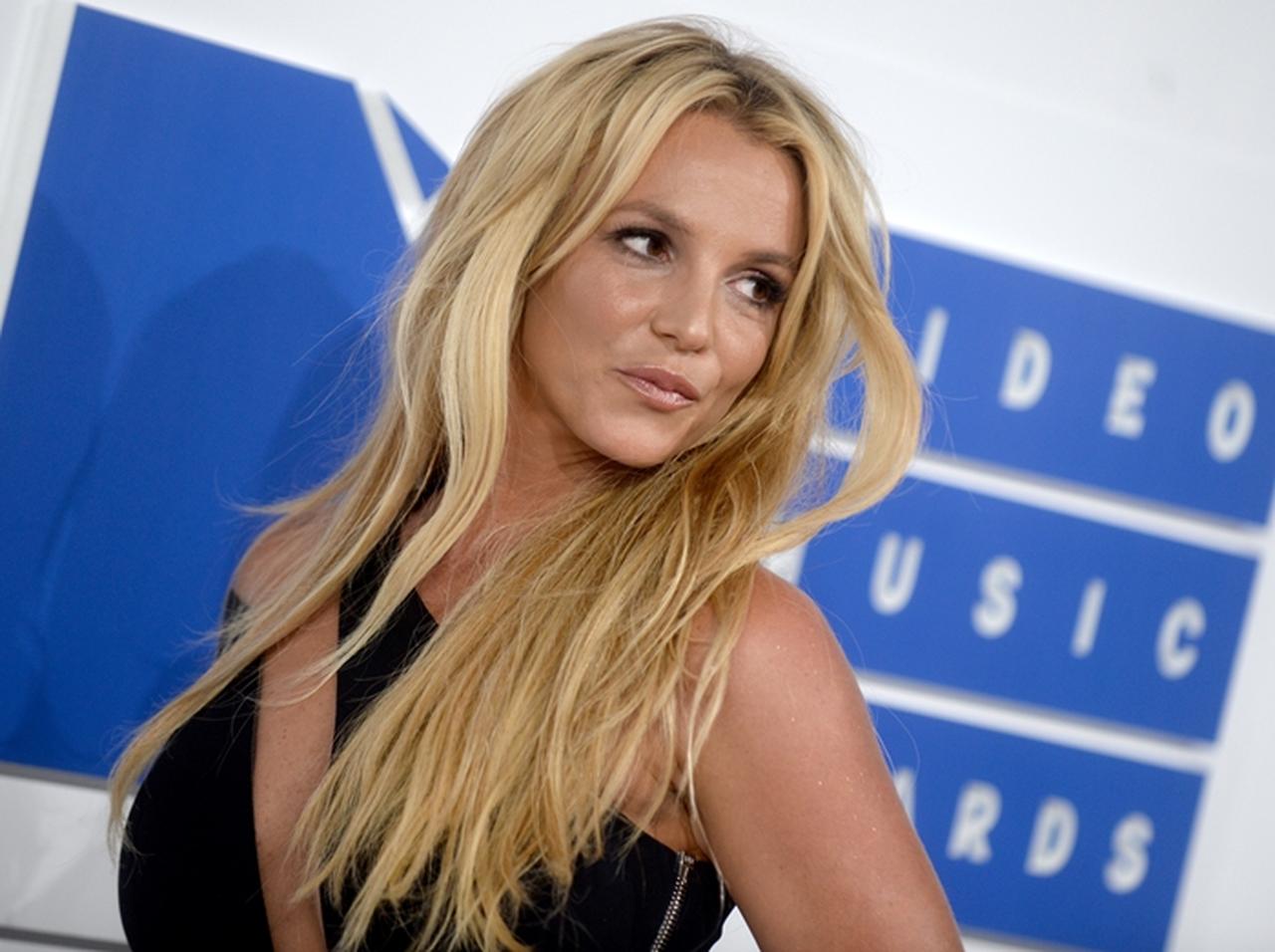 ブリトニー・スピアーズ、１人で自宅ファッションショーの動画が驚異の再生数！