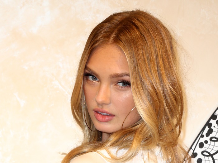 憧れVSモデルの22歳ロミー・ストリドとお揃いのセーター、「H&M」で買えます!