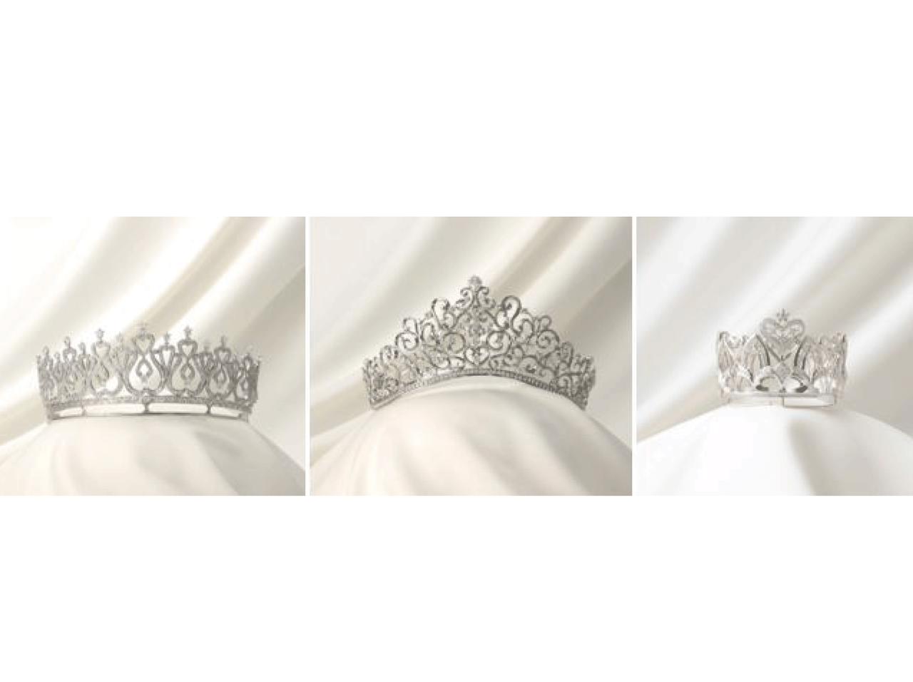 SNS映え！「1億円相当のティアラを着けてお姫様体験」を開催