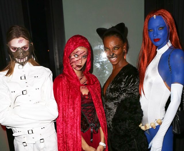 トップモデルの本気度がすごい！ヴィクシーモデルのハロウィン仮装に圧巻