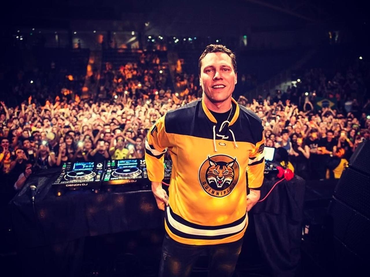 43億円稼いだEDM界の帝王ティエスト、日本でUFOキャッチャーを楽しむ