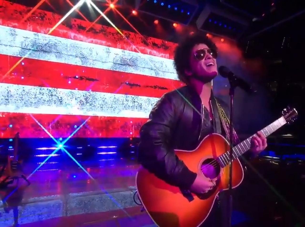 ブルーノ・マーズ、被災地に想いを馳せあの代表曲をスペイン語で熱唱