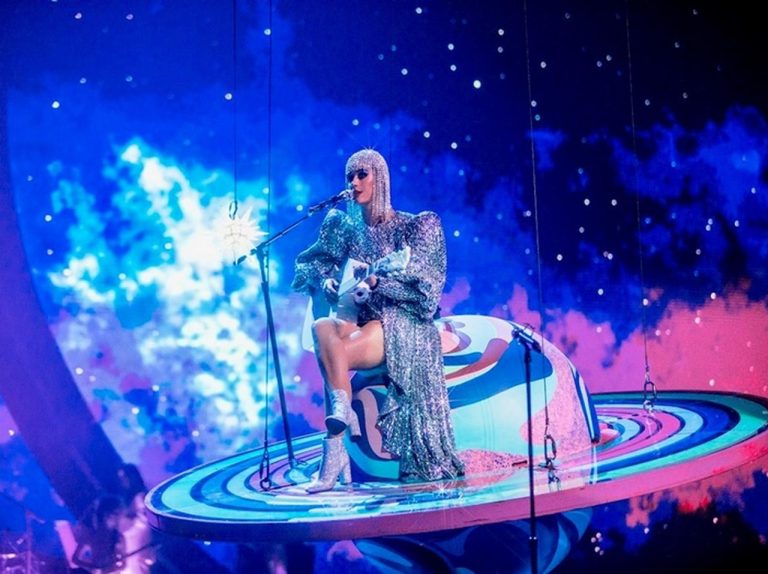 【写真アリ】ケイティ・ペリーが約2年ぶり待望のワールドツアーをスタート