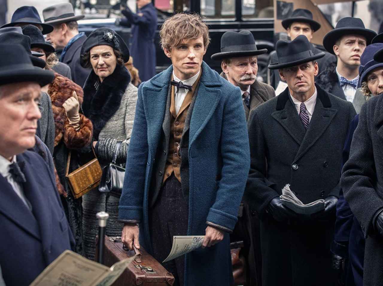 『ファンタスティック・ビースト』最新作の一部写真が公開！ヒントは「申請書」