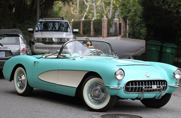 【セレブの愛車】21歳のモデル、ケンダルの愛車は1千万円のヴィンテージシボレー