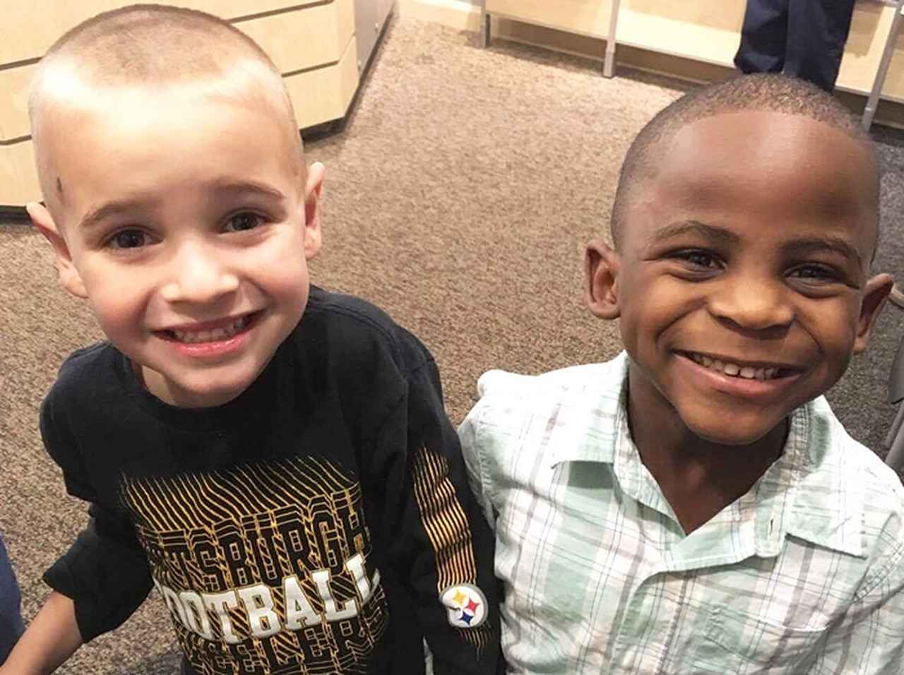 5歳の少年が親友と同じ髪形にした「理由」に大人たちが絶句、一体なぜ?