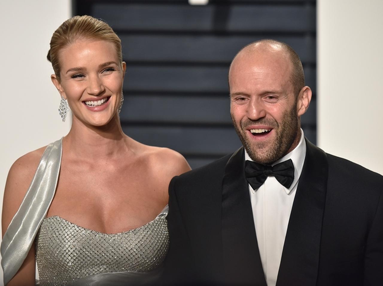 ロージー・ハンティントン・ホワイトリーと婚約者ジェイソン・ステイサムのデート姿が映画のよう