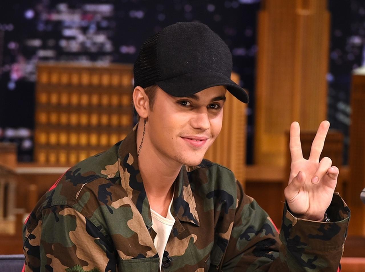 ジャスティン・ビーバーがSNSを使ってライアン・ゴズリングに「公開ラブコール」