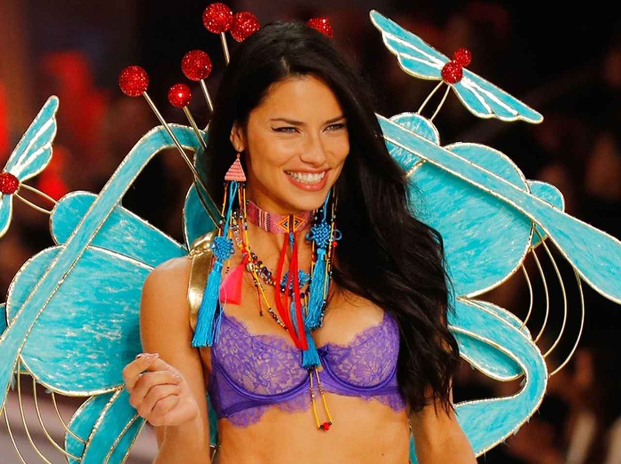 アドリアナ・リマがファンタジーブラを着けて欲しいエンジェルを2人指名、一体誰?