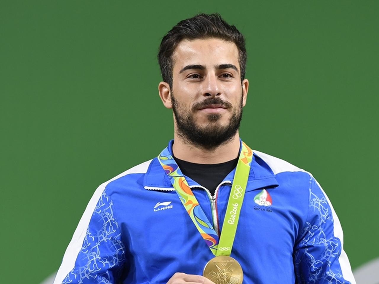 イラン出身オリンピック選手、祖国地震のために金メダルをオークションに