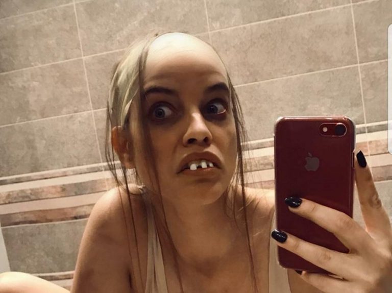 4億円稼ぐ人気モデルのバーバラ・パルヴィンが決死の仮装