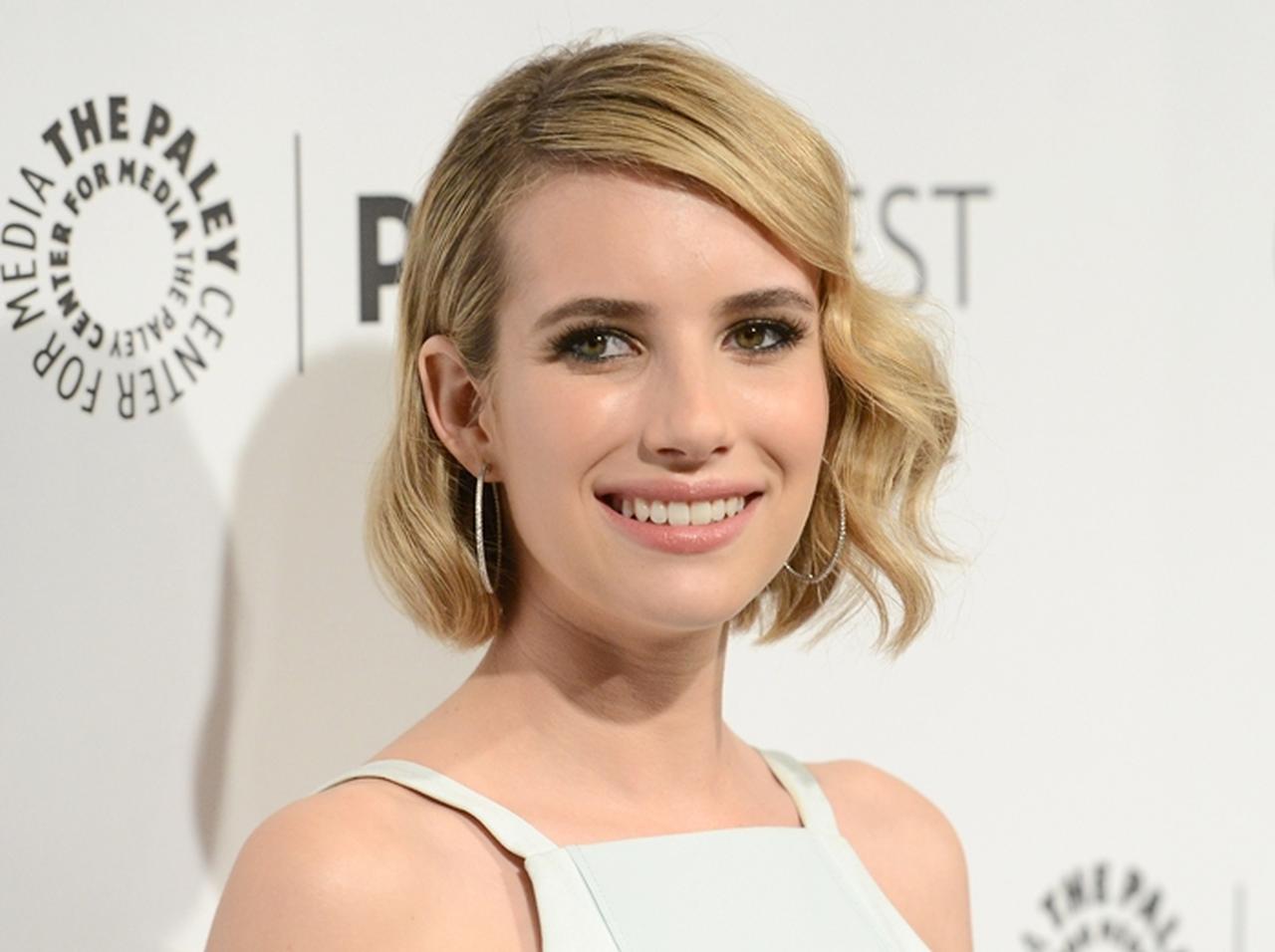 女優エマ・ロバーツ、人と一緒にいる時に「あるモノ」を使わないと宣言して大絶賛