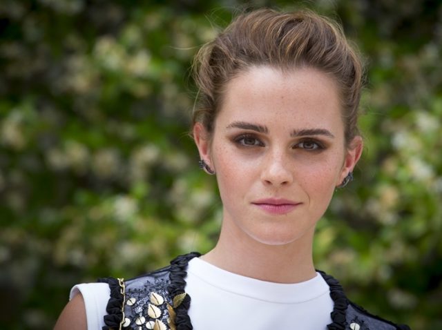 エマ・ワトソン、ファッション業界の環境負荷を指摘「変化を起こせる余地がある」