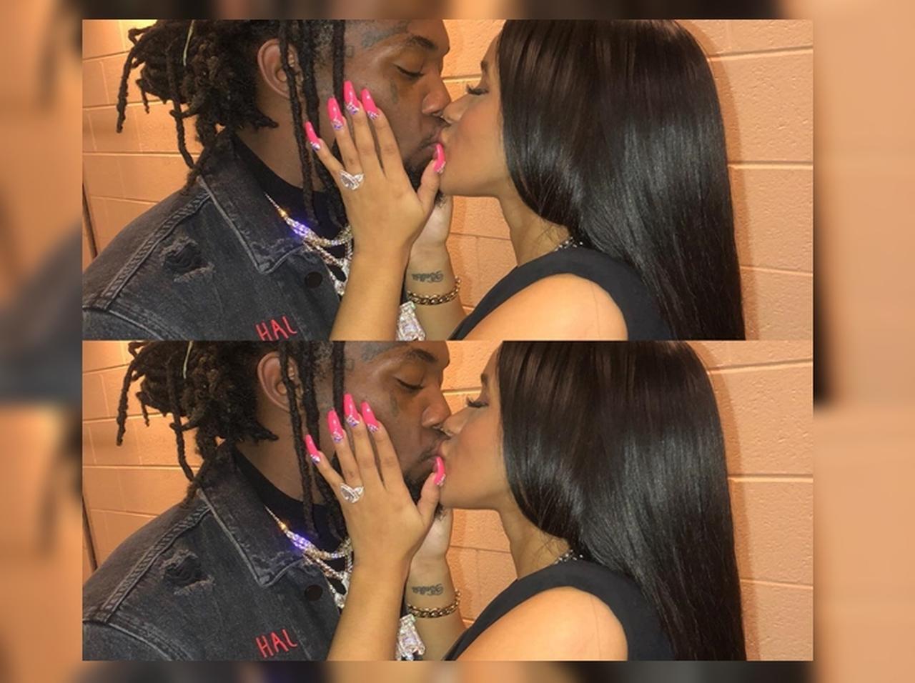 人気絶頂のカーディ・B、ステージ上で8カラットもの婚約指輪をゲット