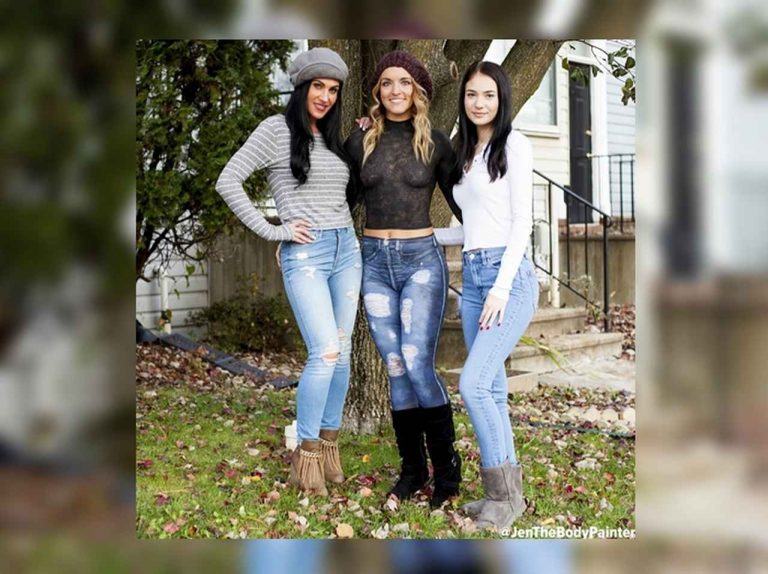 何気ない女性3人の写真、実は驚くべき秘密が隠されていた