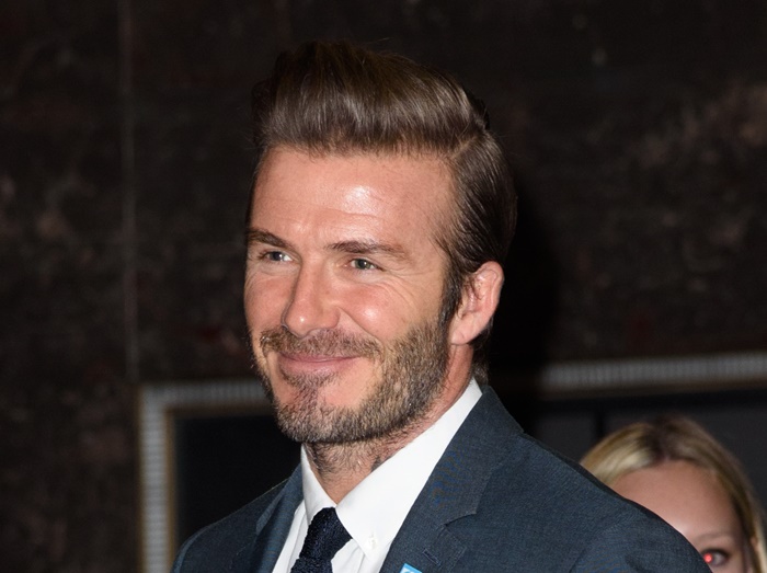 デヴィッド・ベッカム、玄関前でハロウィン仮装して妻を待ち続ける