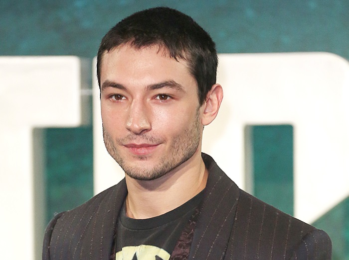 「自分はクィア」と公言した俳優エズラ・ミラー、当時カミングアウトを批判されたと告白