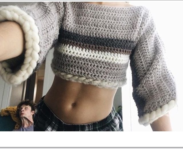 自撮りする彼女を邪魔する彼氏が本気すぎてもはや心霊写真