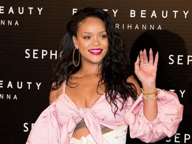 怖いものなしのリアーナが「笑わないで」とファンに懇願したことって?