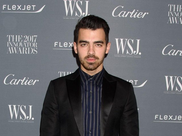 あの人気アーティストのインスタに笑福亭鶴瓶＆バナナマン日村が登場