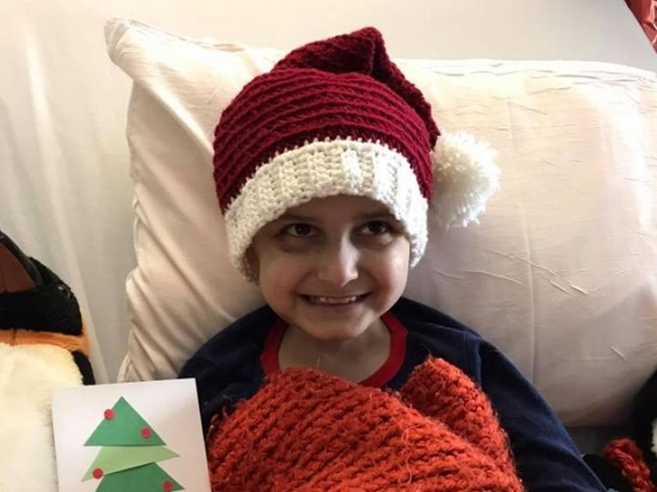 9歳男児のもとにひと足早くクリスマスカードが大量に届いた理由とは?