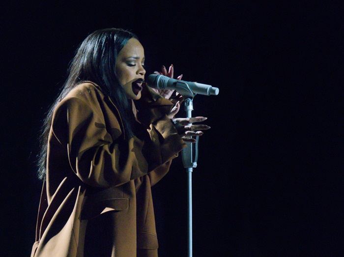 「別れた方が幸せなのに…」切ない大人の恋愛ソング8曲