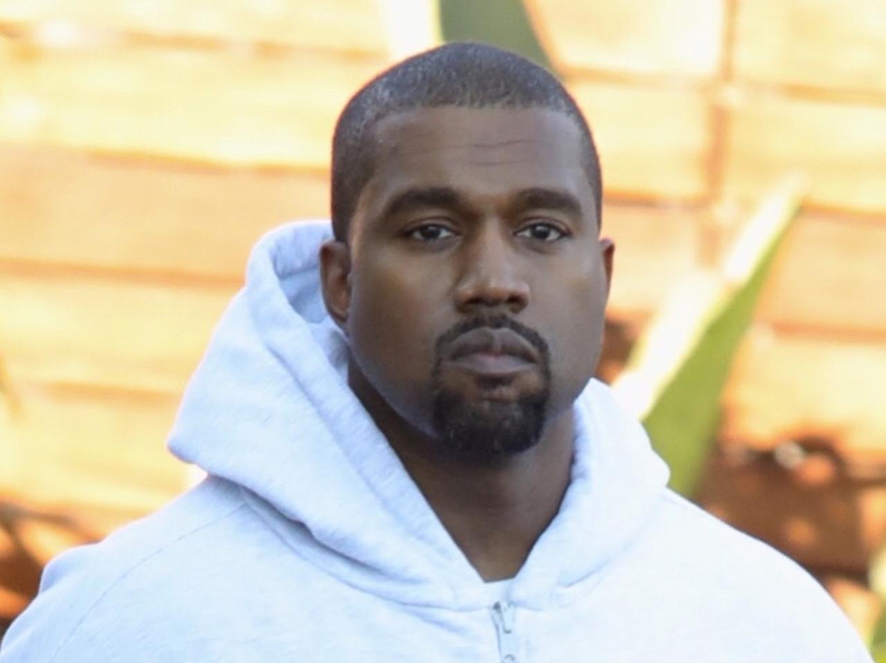 カニエ・ウェスト、「アレ」で勝利してはじけるような笑顔