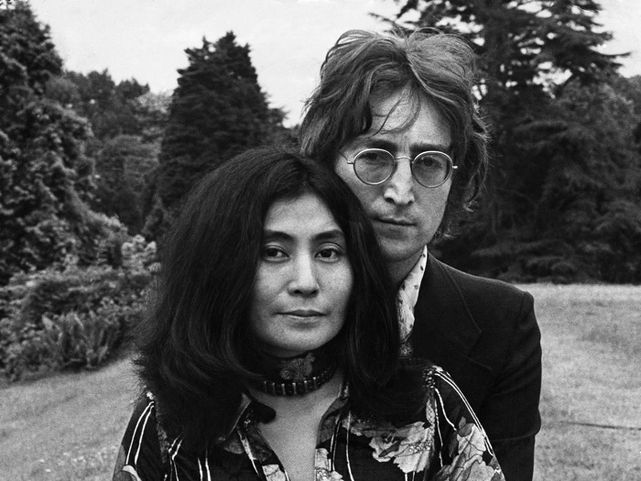 衝撃的な1枚の写真に、37年前に殺害されたジョン・レノンから社会へメッセージ