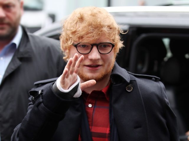 エド・シーラン、来日延期の真実を告白！骨折したのにパブで飲酒していた