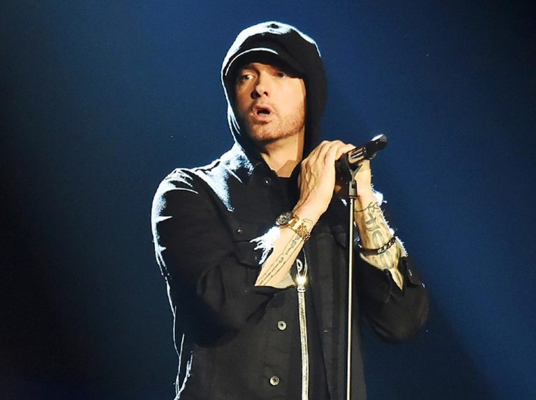 エミネムがめずらしく恋愛事情を語る、まさかの出会い系アプリ使用も