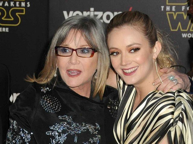 映画『スター・ウォーズ』レイア姫娘、亡き母親と一緒のタトゥーを入れる