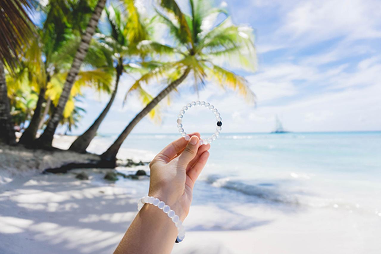 アリアナ、ジジ、ブレイク…セレブ愛用ブランド「Lokai」が日本初上陸