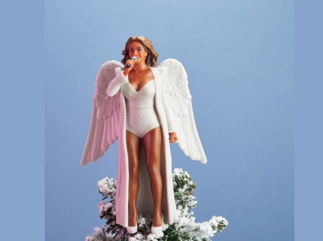 クリスマスツリーにもフェミニズムの波「尊敬すべき女性」のツリートッパーが秀逸