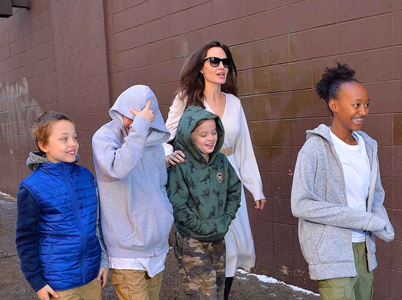 アンジェリーナ・ジョリーが家族サービス!子供たちと向かった先は…