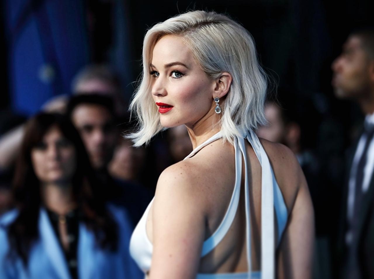 ジェニファー・ローレンス、トランプ米大統領に「顔に酒をぶっかけてやる」