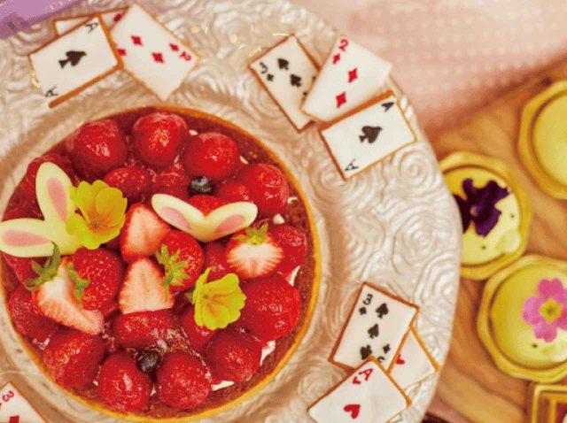 不思議の国の『アリスのスイートティーパーティー』がかわいい！