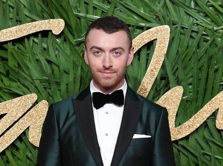 【来日中】サム・スミス、日本のファンにもらったお気に入りのアイテムとは?