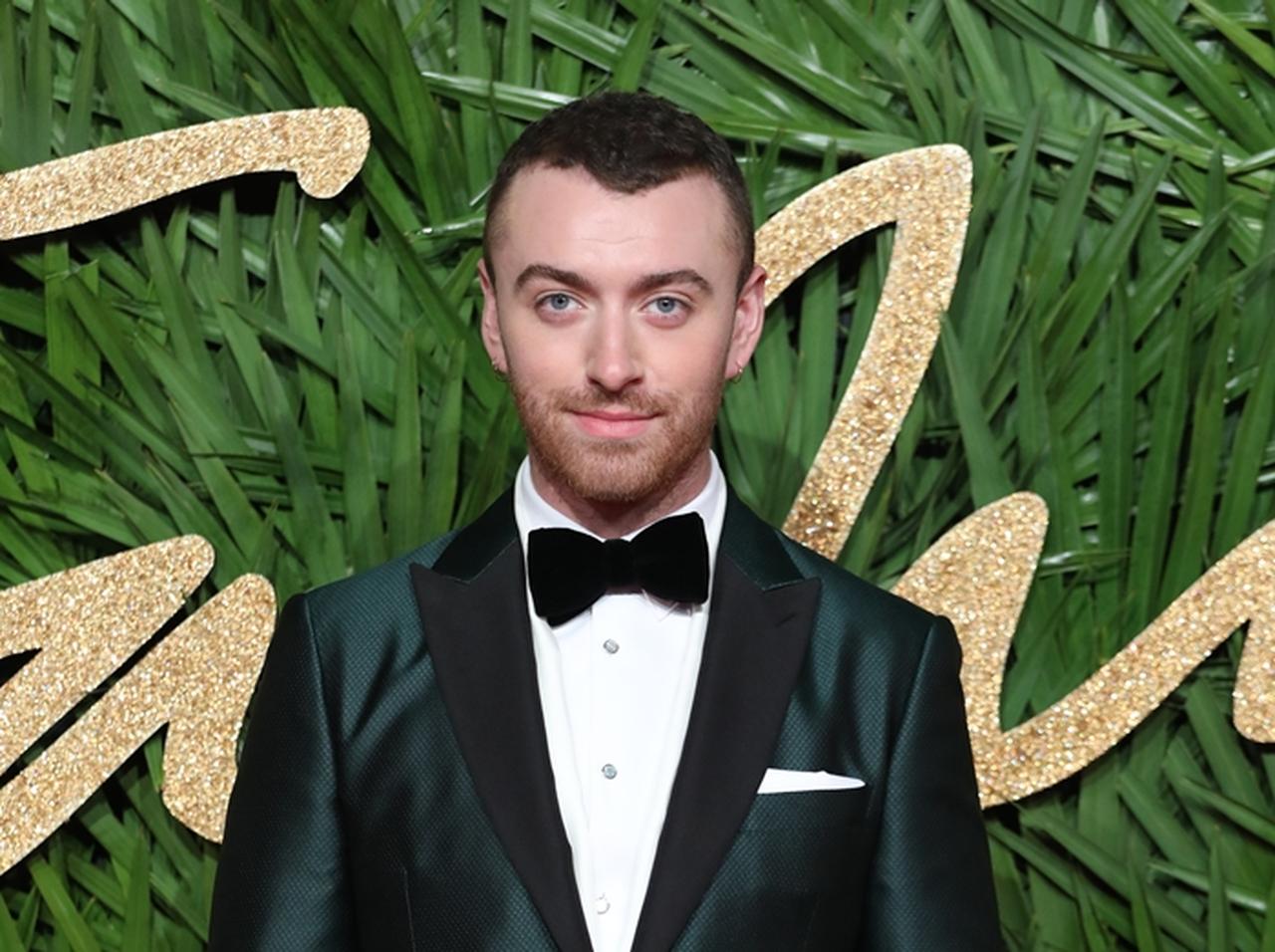 【来日中】サム・スミス、日本のファンにもらったお気に入りのアイテムとは？