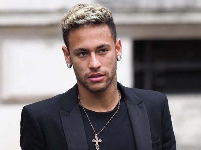 ネイマールが復縁した22歳彼女とおそろいのタトゥーをゲット、ファンの反応は？