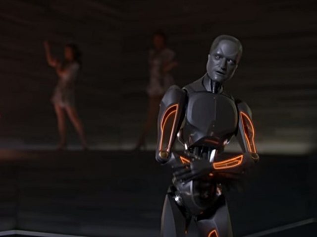 グラミー賞10冠ジャスティン・ティンバーレイク、新MVの近未来感がすごい