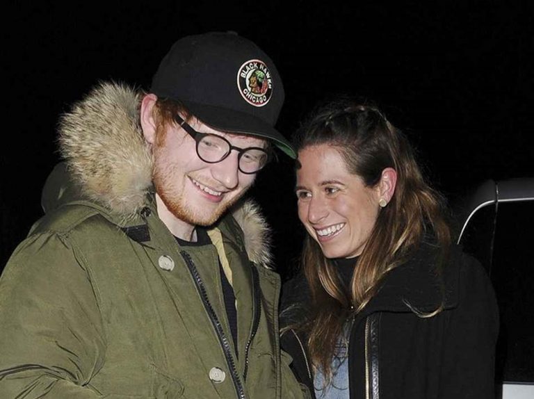 エド・シーラン、婚約者の左薬指に光る大きなダイアモンドの指輪【写真アリ】